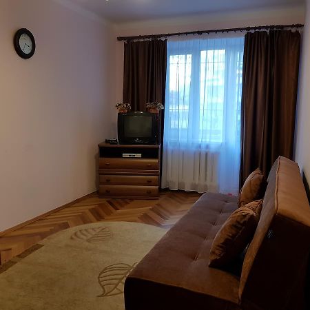 Apartment Gospitalna Street 2 Kyiv Exterior photo